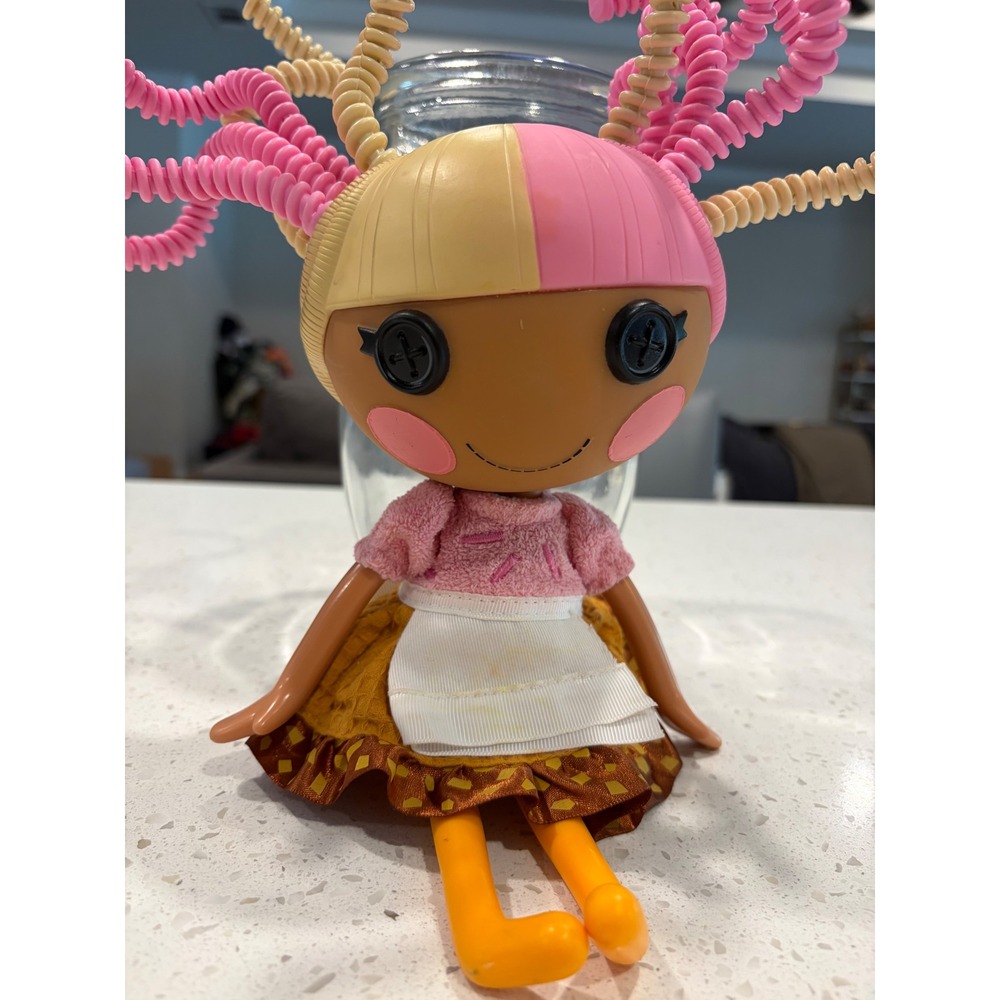 MGA Lalaloopsy Silly Hair Crumbs Sugar Cookie Doll 2010 Pink Blonde Poseable